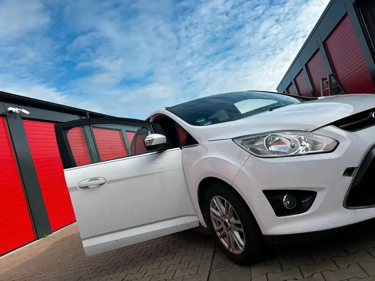 Gebraucht Ford C-MAX 160 PS (117 kW) 2012 Weiß Van / Kleinbus