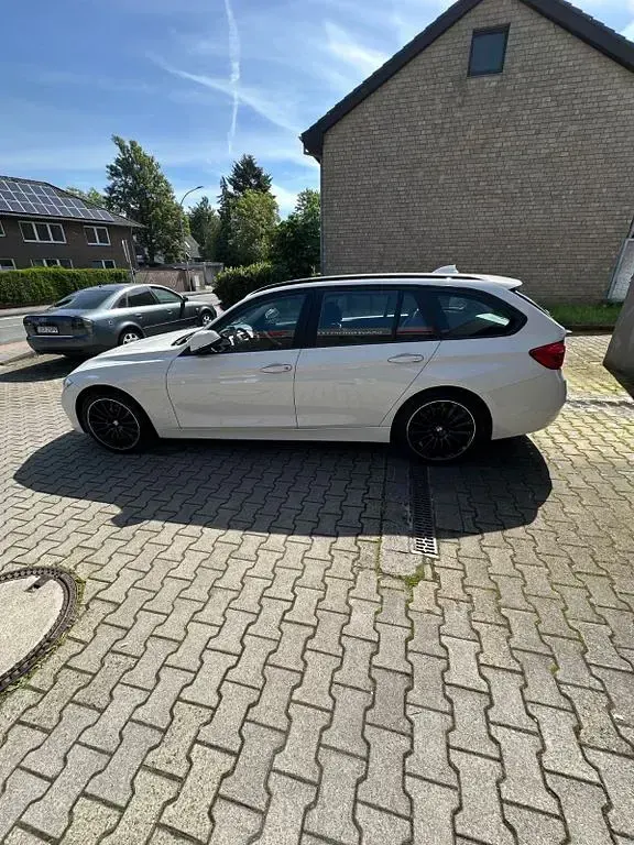 Gebraucht BMW 320 Advantage 190 PS (139 kW) 2019 Weiß Kombi