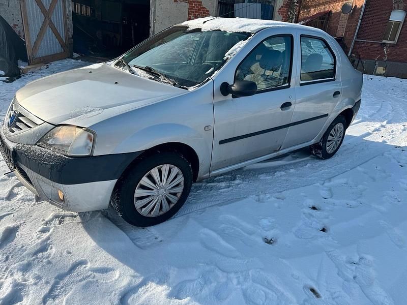 Gebraucht Dacia Logan 80 PS (58 kW) 2010 Silber Limousine