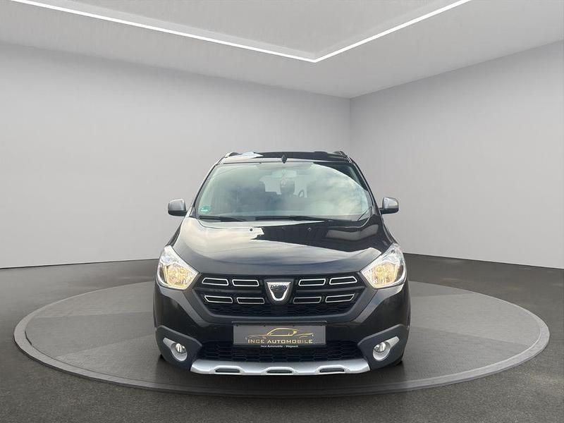 Gebraucht Dacia Lodgy Stepway 116 PS (85 kW) 2022 Schwarz Van / Kleinbus