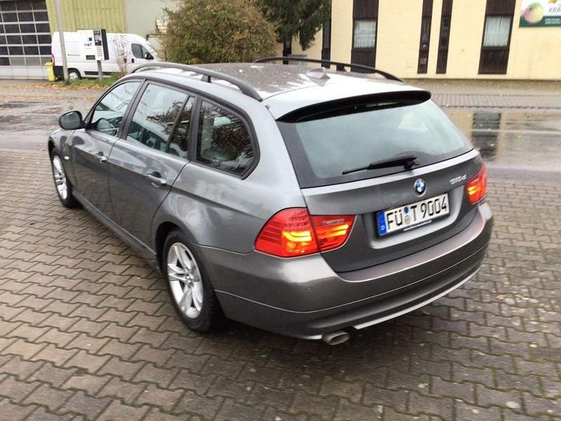Gebraucht BMW 318 Sport Line 143 PS (105 kW) 2010 Spacegrau (metallic) Kombi