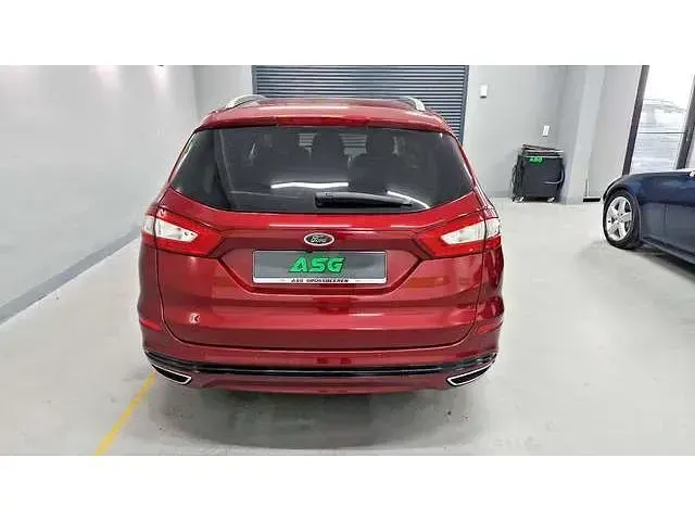 Gebraucht Ford Mondeo Titanium 179 PS (131 kW) 2018 Rubyrot Kombi