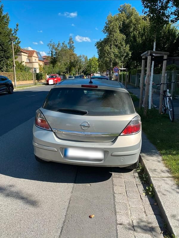 Gebraucht Opel Astra 90 PS (66 kW) 2007 Andere farben Limousine