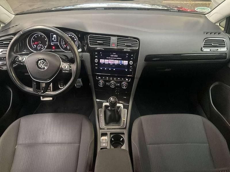 Gebraucht VW Golf VII Sound 150 PS (110 kW) 2018 Deep black perleffekt Kleinwagen