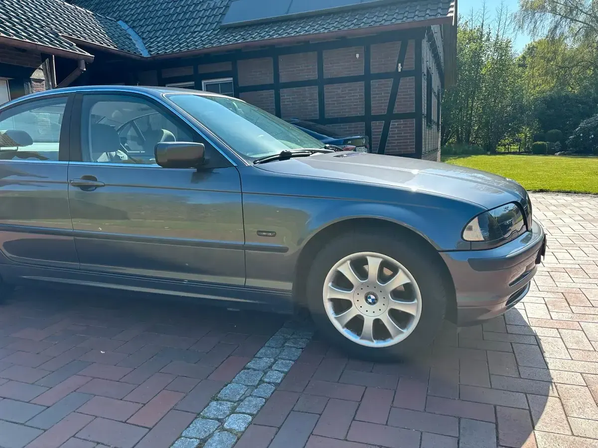Gebraucht BMW 320 150 PS (110 kW) 1999 Grau Limousine