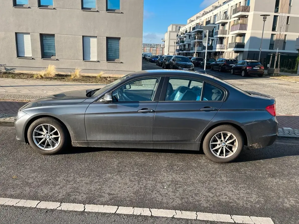 Gebraucht BMW 316 136 PS (100 kW) 2013 Grau Limousine