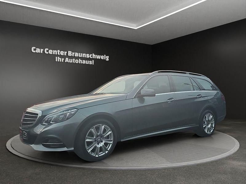 Grau Gebraucht 2015 Mercedes E220 Elegance Limousine | 14.999 € (Fairer Preis) - Bild 1/4