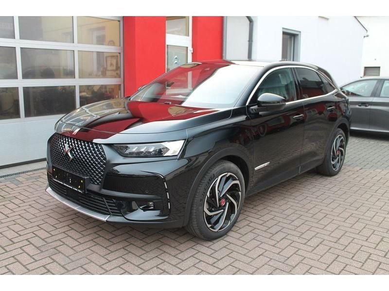 Lackierung schwarz perla nera/ Gebraucht 2020 DS Automobiles DS7 Crossback Performance SUV | 25.990 € (Fairer Preis) - Bild 1/4