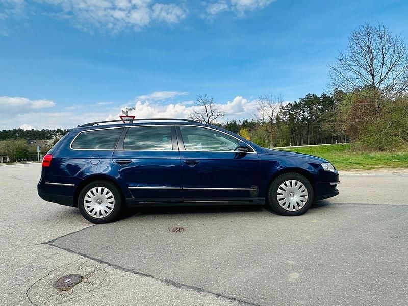 Usata VW Passat 140 CV (102 kW) 2010 Blu Station wagon