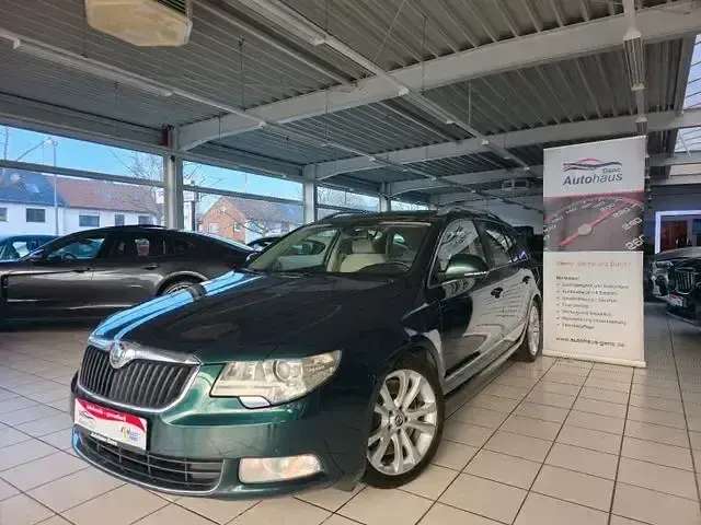 Używany Skoda Superb Elegance 260 KM (191 kW) 2011 Kombi