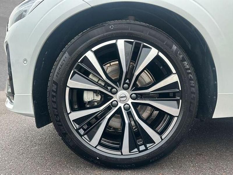 Gebraucht Volvo XC60 Plus 250 PS (183 kW) 2025 Crystal weiß perleffekt SUV