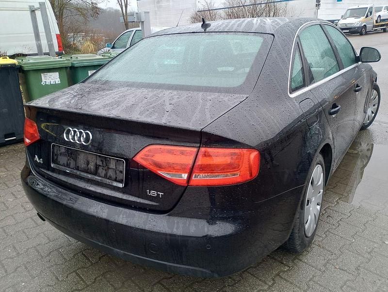 Gebraucht Audi A4 Ambiente 160 PS (117 kW) 2009 Schwarz Limousine