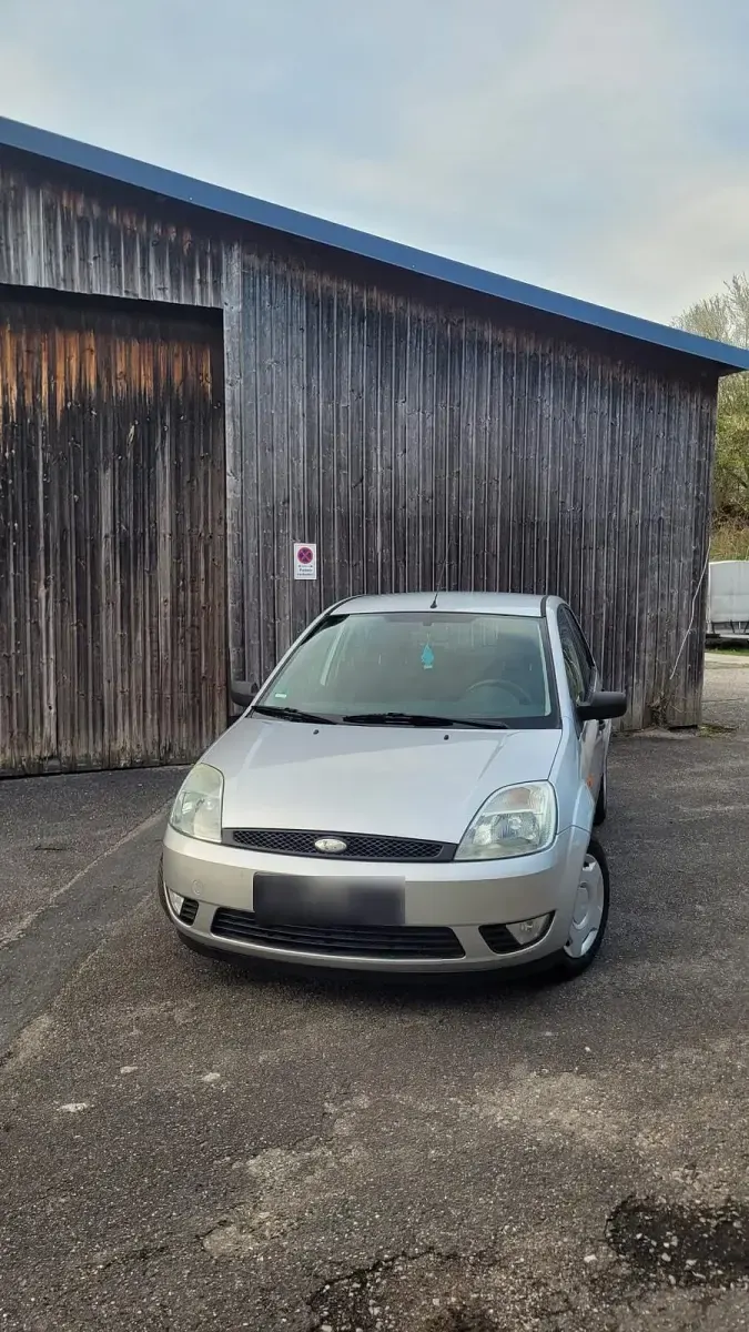 Gebraucht Ford Fiesta 80 PS (58 kW) 2005 Silber Kleinwagen