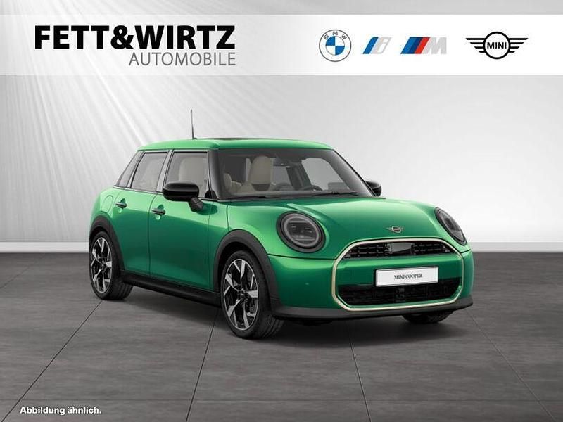 Gebraucht Mini Cooper 156 PS (114 kW) 2024 British racing green iv metallic Kleinwagen