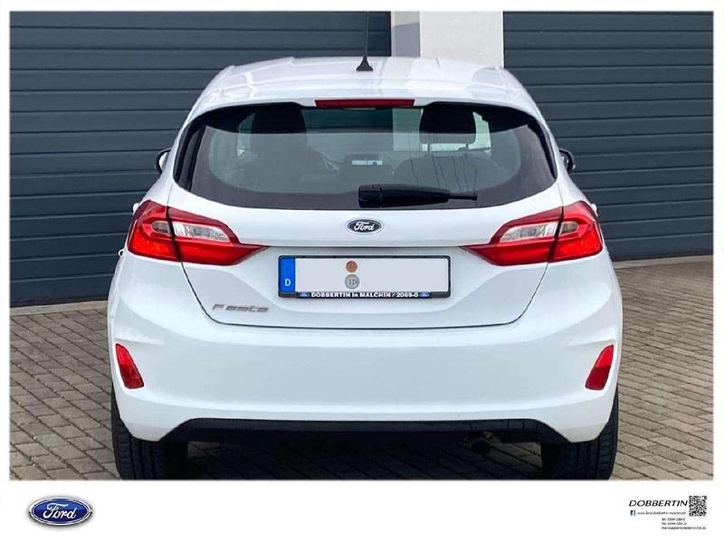 Gebraucht Ford Fiesta Trend 71 PS (52 kW) 2018 Frostweiß Kleinwagen