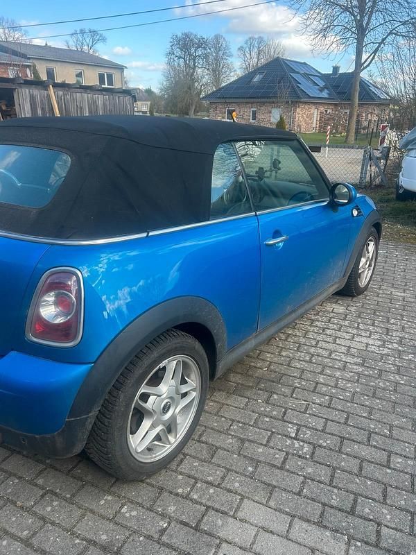 Gebraucht Mini One Cabriolet 97 PS (71 kW) 2011 Blau Cabrio