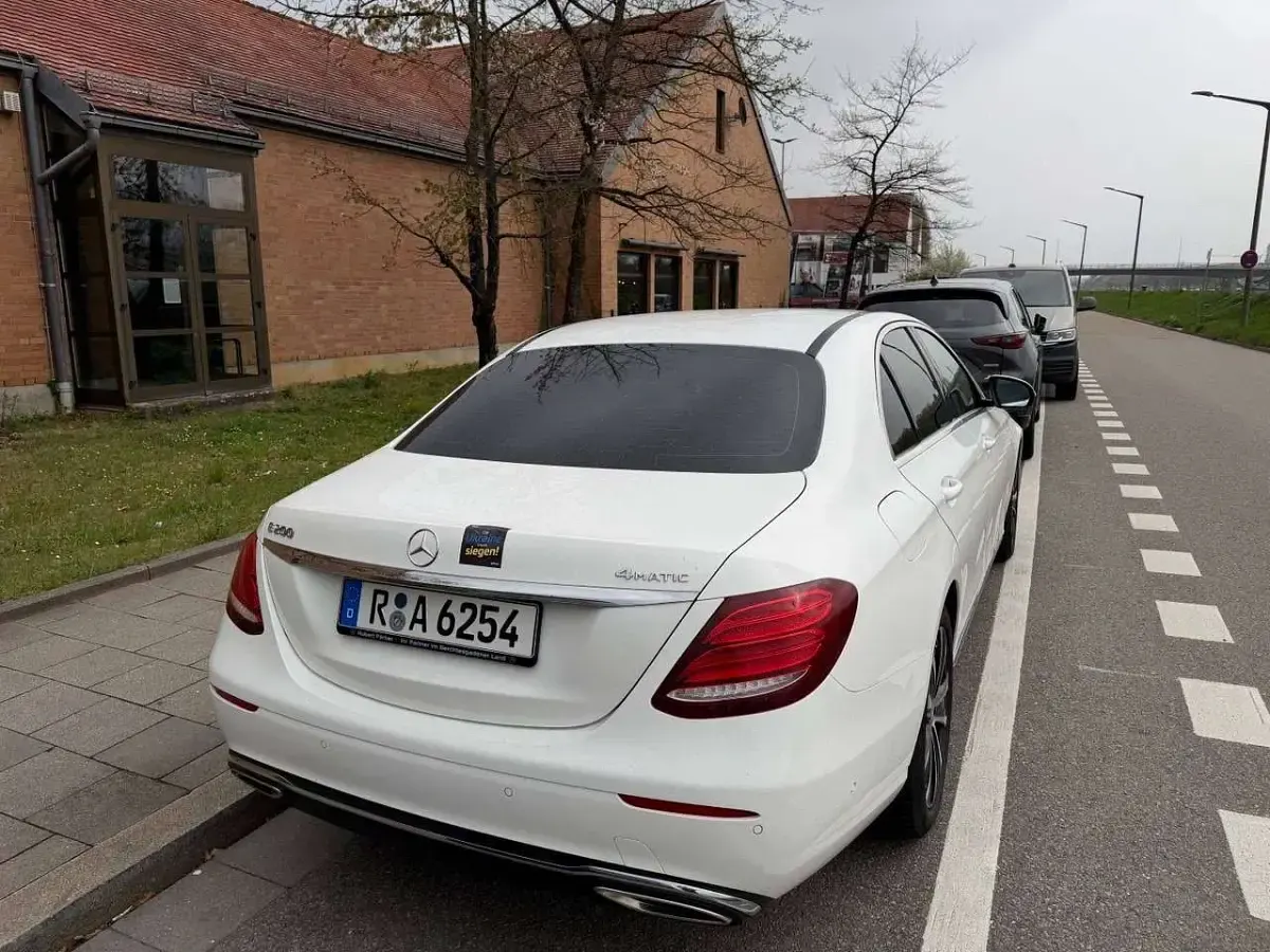 Second-hand Mercedes E200 184 CP (135 kW) 2018 Alb Berlinǎ