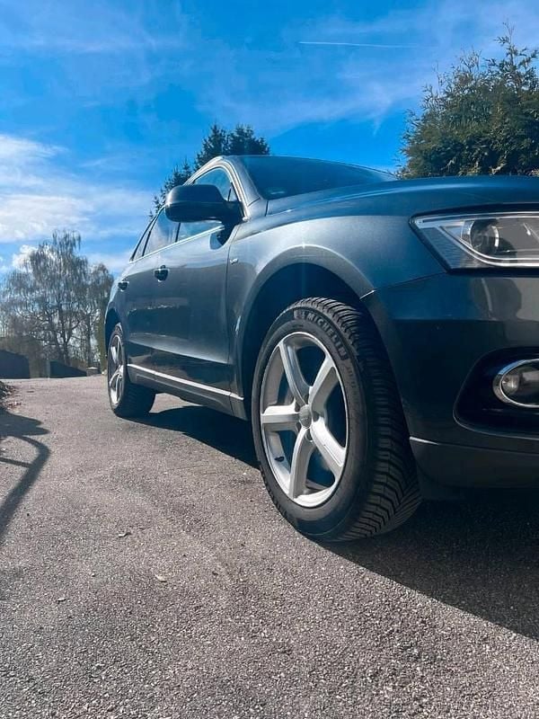 Usado Audi Q5 S-Line 258 HP (189 kW) 2015 Cinzento SUV