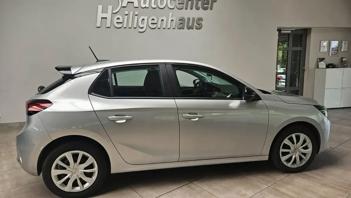Używany Opel Corsa Edition 101 KM (74 kW) 2025 Szary Hatchback