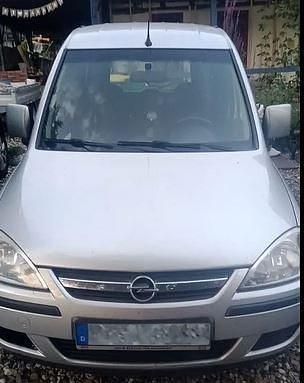 Second-hand Opel Combo 92 CP (67 kW) 2005 Argintiu Monovolum