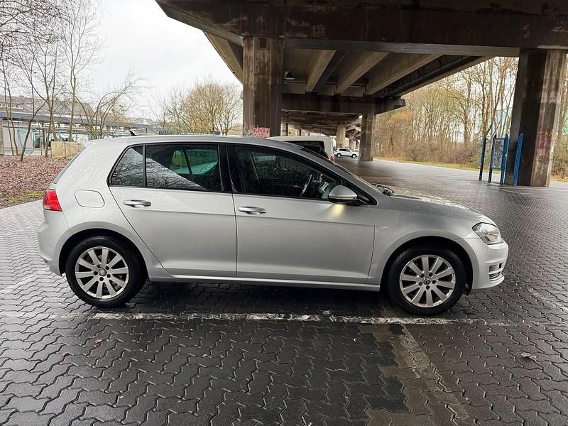 Gebraucht VW Golf VII 103 PS (75 kW) 2013 Silber Kleinwagen