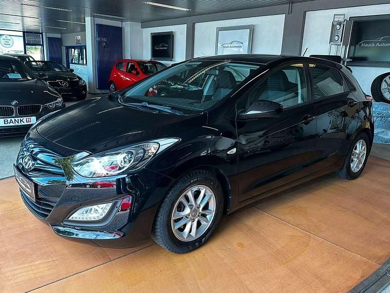 Schwarz Gebraucht 2014 Hyundai i30 Edition Limousine | 7.390 € (Fairer Preis) - Bild 1/3