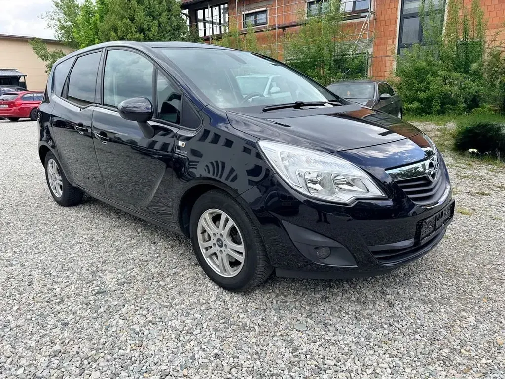 Używany Opel Meriva 120 KM (88 kW) 2011 Czarny Minivan