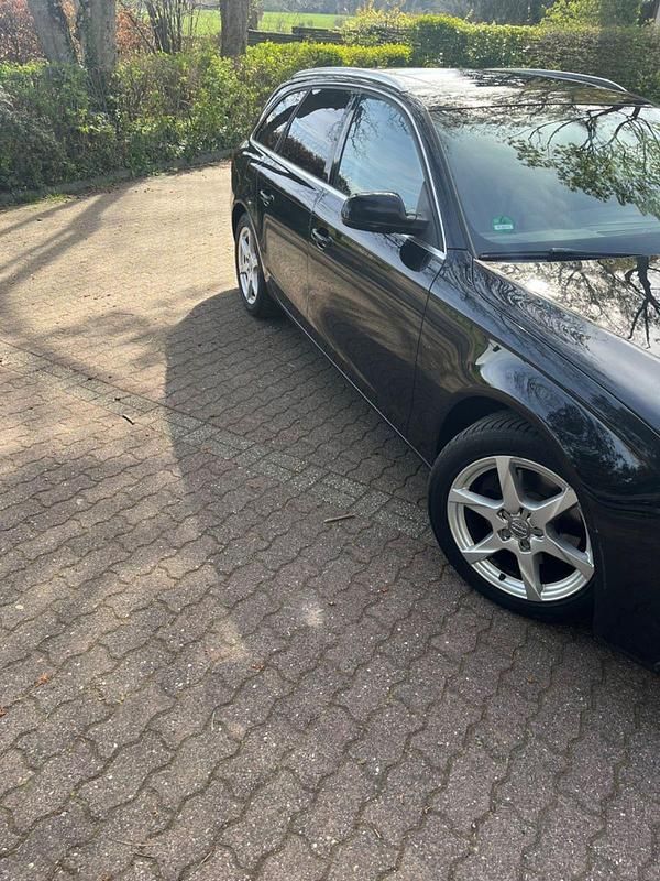 Gebraucht Audi A4 Ambiente 146 PS (107 kW) 2011 Schwarz Kombi