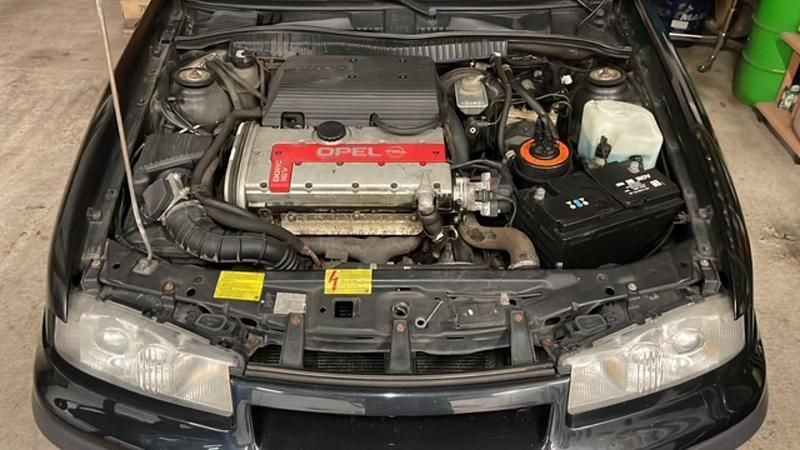 Schwarz Gebraucht 1992 Opel Calibra Coupé | 6.990 € - Bild 1/4
