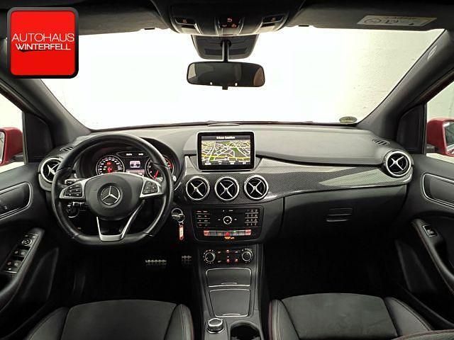 Gebraucht Mercedes B180 AMG line 122 PS (89 kW) 2017 Rot Van / Kleinbus