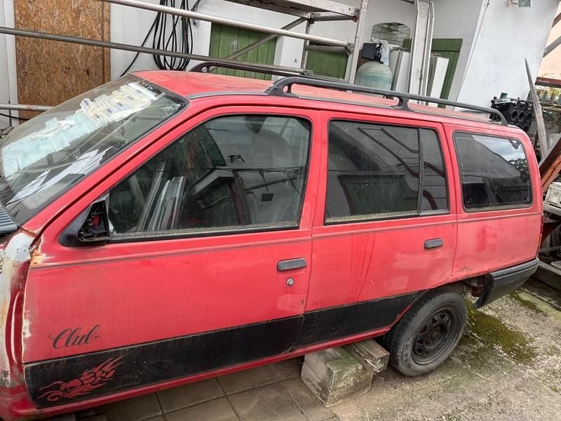 Gebraucht 1988 Opel Kadett Kombi | 500 € - Bild 1/4