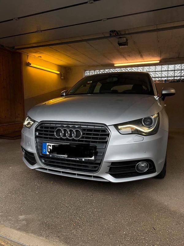 Gebraucht Audi A1 Sportback Attraction 122 PS (89 kW) 2013 Silber Kleinwagen