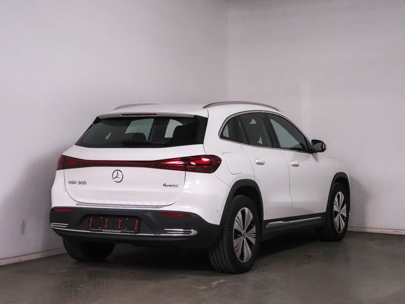 Gebraucht Mercedes EQA300 Progressive 167 kW (228 PS) 2024 Weiss polarweiss SUV