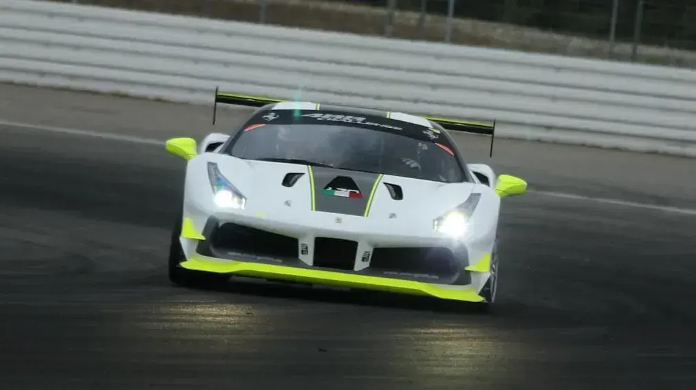 Gebraucht Ferrari 488 670 PS (492 kW) 2018 Weiss Coupé