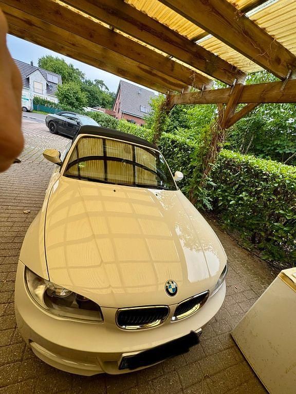 Weiß Gebraucht 2010 BMW 118 Cabriolet Performance Cabrio | 12.999 € (Etwas zu teuer) - Bild 1/4