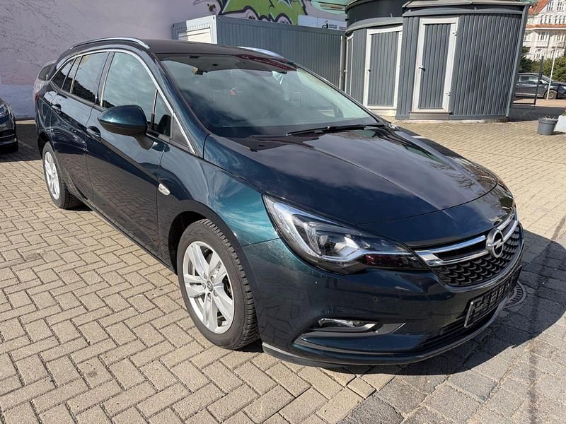 Gebraucht Opel Astra 136 PS (100 kW) 2016 Grün Kombi