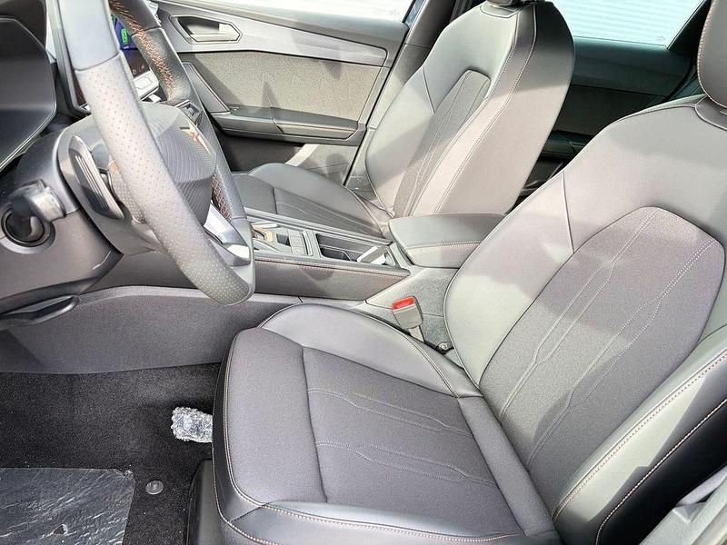 Neu Cupra Leon 150 PS (110 kW) 2026 Grau Limousine