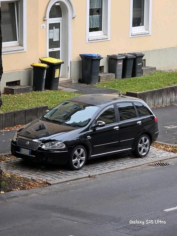 Schwarz Gebraucht 2007 Fiat Croma Limousine | 1.000 € (Superpreis) - Bild 1/3
