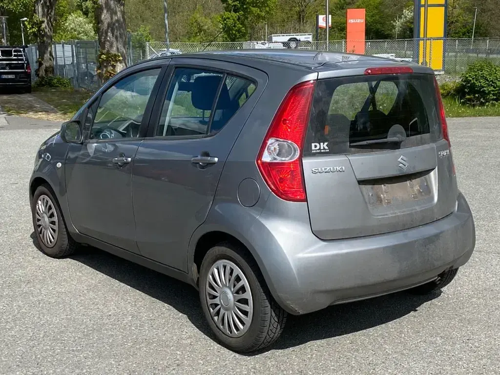 Gebraucht Suzuki Splash Basic 65 PS (47 kW) 2010 Kleinwagen