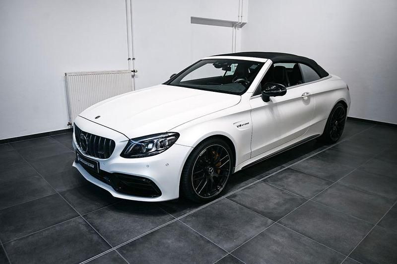Weiß Gebraucht 2021 Mercedes C63 AMG AMG Cabrio | 92.900 € - Bild 1/4