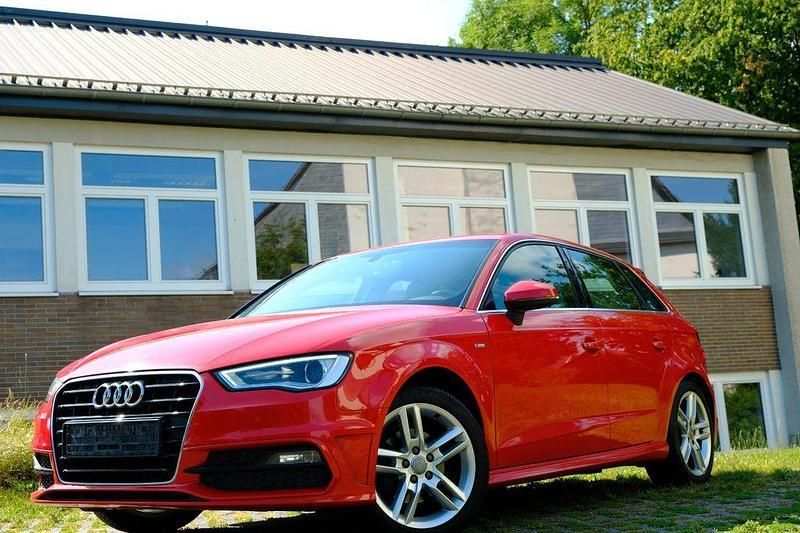 Rot Gebraucht 2015 Audi A3 Sportback Attraction Limousine | 10.870 € (Guter Preis) - Bild 1/4