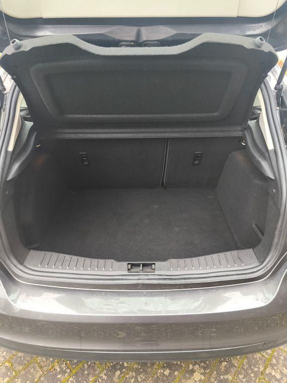 Gebraucht Ford Focus Trend 125 PS (91 kW) 2015 Grau Limousine