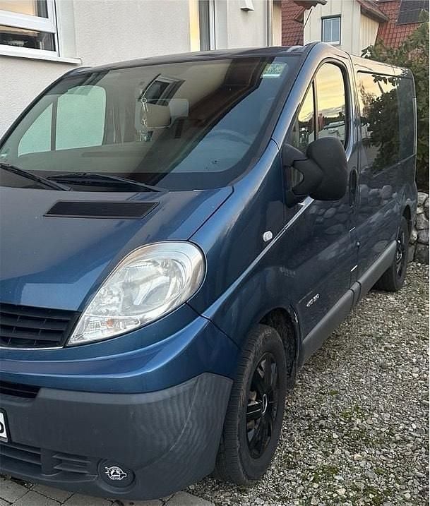 Blau Gebraucht 2007 Renault Trafic Van | 3.700 € (Guter Preis) - Bild 1/4