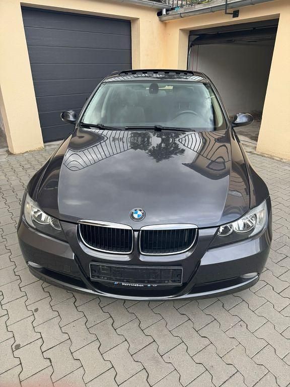 Grau Gebraucht 2006 BMW 316 Limousine | 4.500 € - Bild 1/4