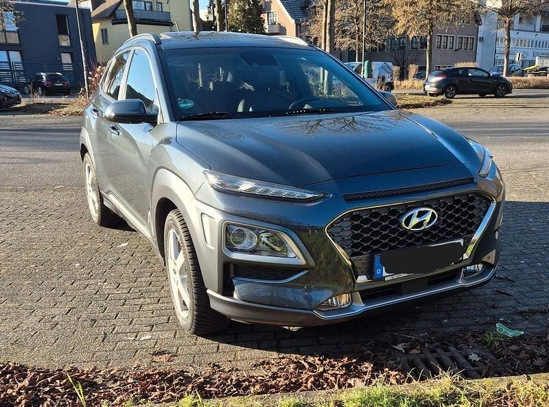 Grau Gebraucht 2019 Hyundai Kona Style SUV | 17.800 € (Fairer Preis) - Bild 1/4