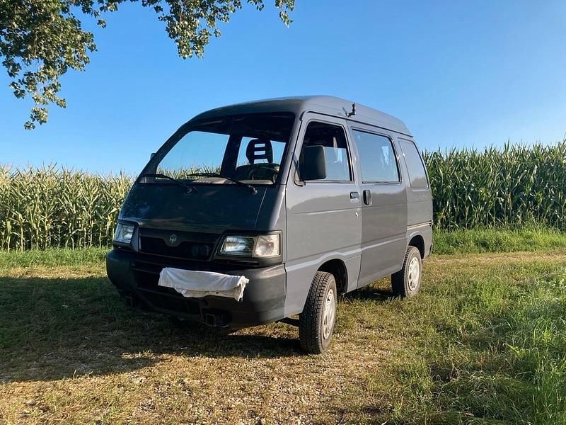 Grau Gebraucht 2004 Piaggio Porter Van / Kleinbus | 9.900 € - Bild 1/4