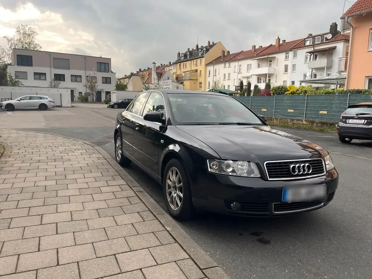 Gebraucht Audi A4 131 PS (96 kW) 2002 Schwarz Limousine