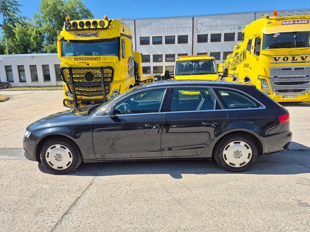 Gebraucht Audi A4 Attraction 143 PS (105 kW) 2010 Schwarz Kombi
