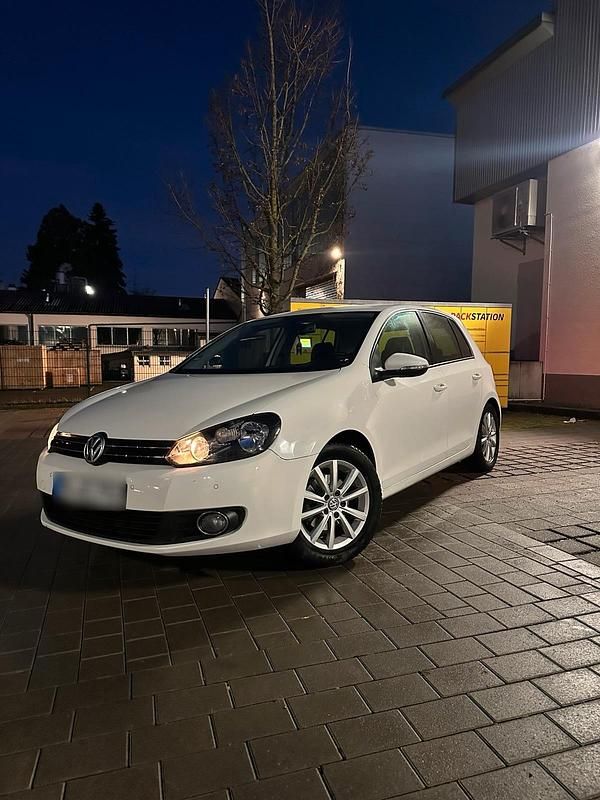 Gebraucht VW Golf VI 80 PS (58 kW) 2010 Weiß Kleinwagen