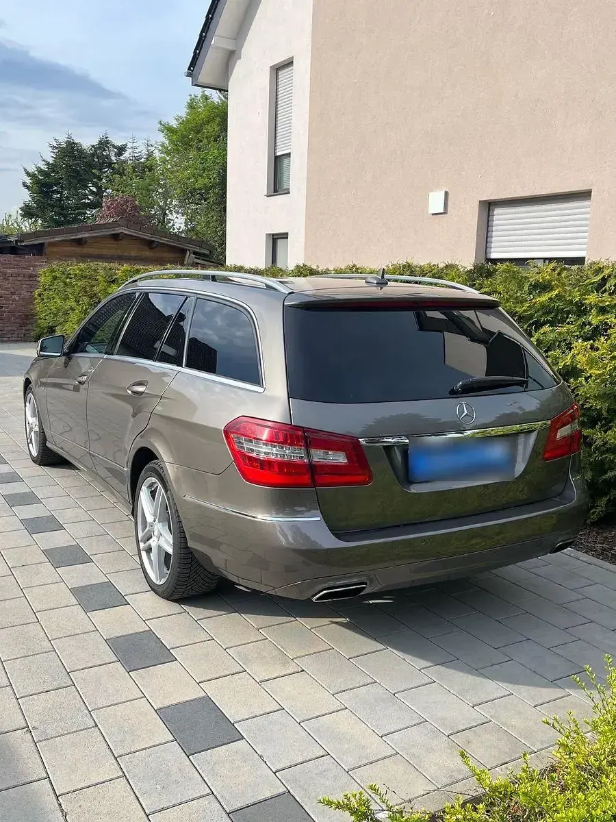 Gebraucht Mercedes E350 Avantgarde 265 PS (194 kW) 2012 Grau Kombi